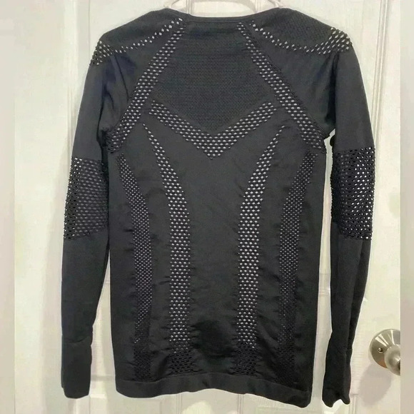 Athleta  Swiftly Stretch Burpee Laser Cut Long Sleeve Running Top Layered Small - Picture 5 of 6
